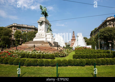 Milano Expo 2015, EXPOGATE, Largo Cairoli, equo universale, esposizione, monumento a Garibaldi, Castello Sforzesco, letto floreale, Italia Foto Stock