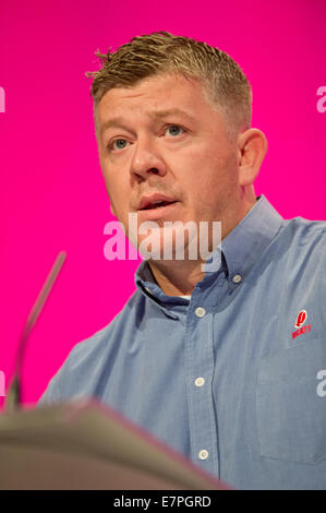 Manchester, Regno Unito. 22 Settembre, 2014. Jamie Bramwell di UCATT, indirizzi auditorium di giorno due del partito laburista la Conferenza Annuale che avrà luogo a Manchester Central Convention Complex Credit: Russell Hart/Alamy Live News. Foto Stock