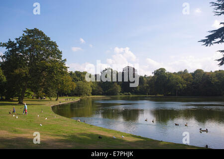 Claremont Landscape gardens, casa di famiglia della regina Victoria, Speen, Surrey, England, Regno Unito Foto Stock