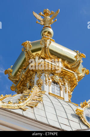 Cupola della grande Peterhof Palace, Russia Foto Stock