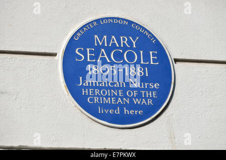 Londra, Inghilterra, Regno Unito. Targa blu: 'Mary Seacole 1805-1881 infermiera giamaicana, eroina della Guerra di Crimea vissuto qui' a 14, Soho Sq Foto Stock