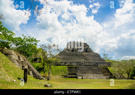 Xunantunich sito maya rovine nel Belize Foto Stock