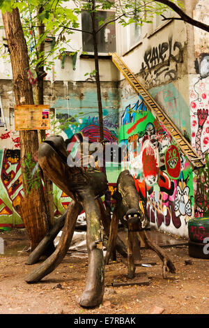 Gangeviertel è un alternativa arts community trova, come in molte città tedesche, in vicoli abbandonati in una parte vecchia della città. Foto Stock