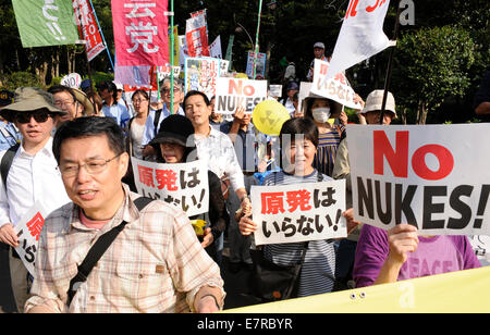 Tokyo, Giappone. 23 Sett 2014. Le persone che frequentano un anti-nucleare di dimostrazione in Tokyo, Giappone, Sett. 23, 2014. 16.000 persone hanno partecipato alla manifestazione. Credito: Stringer/Xinhua/Alamy Live News Foto Stock