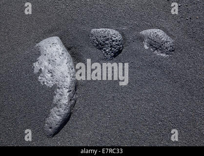 Tre Pietre in sabbia nera Foto Stock