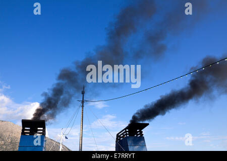 Fumi da un imbuto di traghetto Foto Stock