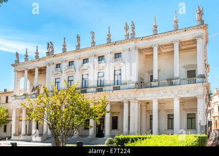 Il palazzo fu commissionato dal Palladio dal Conte Girolamo Chiericati.L'architetto ha iniziato i lavori nel 1550,alcune ulteriori wor Foto Stock