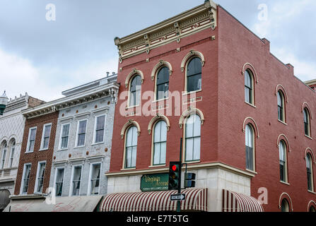 Storie di superiore di negozi, East Beverley Street, Staunton, Virginia Foto Stock