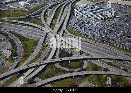 Interscambio di 1-380 e Bayshore Freeway, San Francisco, California, Stati Uniti d'America - aerial Foto Stock