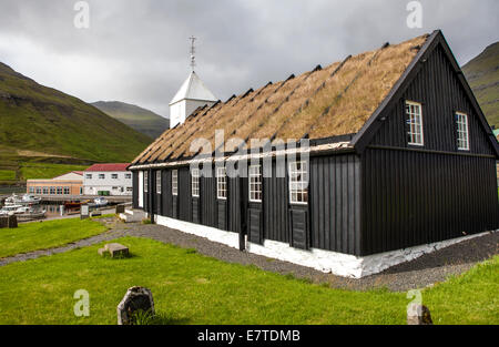 Vista di una parte della città di Klaksvik nelle isole Faerøer, Danimarca nel Nord Atlantico. Foto Stock