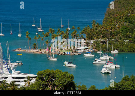 Le barche nel porto, Marigot Bay, Castries, Saint Lucia Foto Stock
