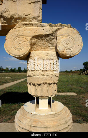Italia, Basilicata, Metaponto, tempio greco di Artemide (tempio D), colonne ioniche (480-470 a.C.) Foto Stock