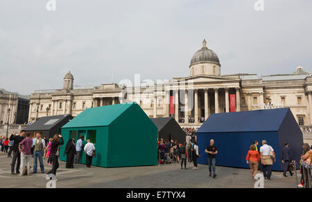 London Design Festival 2014 presenta il suo punto di riferimento progetto 'un posto chiamato casa in Trafalgar Square. Foto Stock