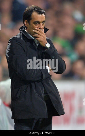 Bremen, Germania. 23 Sett 2014. Werder Brema allenatore Robin Dutt reagisce dopo la Bundesliga soccer match tra Werder Brema e FC Schalke 04 a Bremen, Germania, 23 settembre 2014. Foto: Carmen Jaspersen/dpa/Alamy Live News Foto Stock