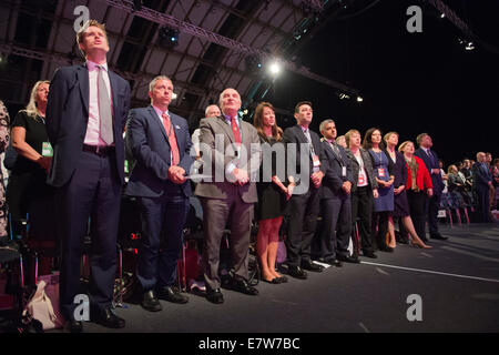 MANCHESTER, REGNO UNITO. 24 Settembre, 2014. Una linea di ministri del lavoro il giorno 4 del partito laburista la Conferenza Annuale che avrà luogo a Manchester Central Convention Complex Credit: Russell Hart/Alamy Live News. Foto Stock