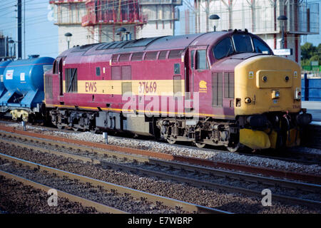 Locomotiva diesel classe 37 numero 37669 a Doncaster Inghilterra in 2000 Foto Stock