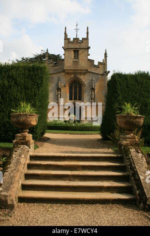 Chiesa di Santa Maria e Castello di Sudeley, Cotswolds, Inghilterra Foto Stock