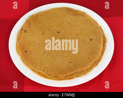 Roti pane di farina di grano e farina di lenticchie del subcontinente indiano Foto Stock