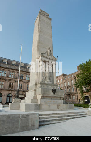 Preston cenotafio in piazza del mercato della città. Foto Stock