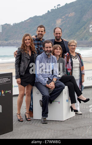 Itziar Ituno, Direttore Jon Garano, Direttore Jose Mari Goenaga, Nagore Aranburu, Josean Bengoetxea e Itziar Aizpuru durante il 'Loreak' photocall della 62a San Sebastian Film Festival internazionale su Settembre 23, 2014/picture alliance Foto Stock