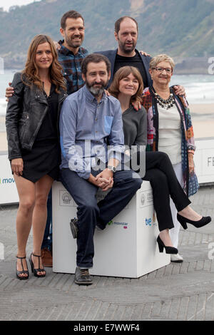 Itziar Ituno, Direttore Jon Garano, Direttore Jose Mari Goenaga, Nagore Aranburu, Josean Bengoetxea e Itziar Aizpuru durante il 'Loreak' photocall della 62a San Sebastian Film Festival internazionale su Settembre 23, 2014/picture alliance Foto Stock