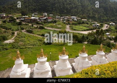 Il Bhutan orientale, Trashigang, Rangjung Woesel Choeling linea Monastero di chortens Foto Stock