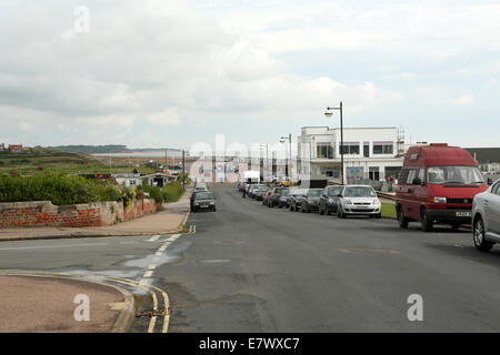 Vista da Pier avenue, Southwold, Suffolk guardando a nord Foto Stock