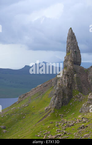 Guardando verso il Quiraing da Storr sull'Isola di Skye in Scozia. Foto Stock