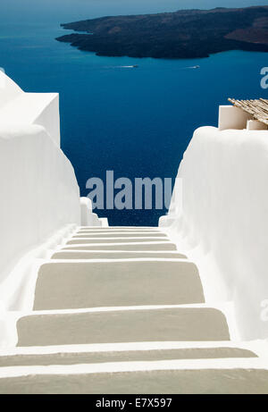 Passaggi a Imerovigli, Santorini (Thira), Grecia Foto Stock