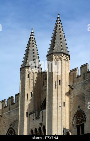 La facciata principale del palazzo papale. UNESCO World Heritage Site, Avignon Vaucluse, Provence-Alpes-Côte d'Azur, in Francia, in Europa. Foto Stock