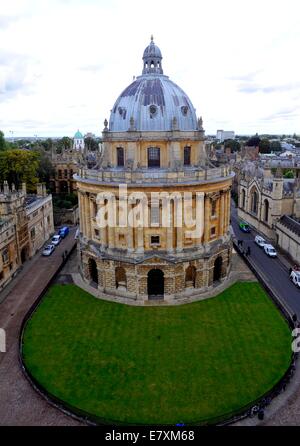 La Radcliffe Camera è un edificio a Oxford, Inghilterra, progettato da James Gibbs in inglese in stile palladiano e costruita nel 1737- Foto Stock