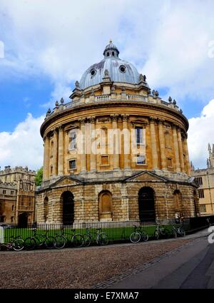 La Radcliffe Camera è un edificio a Oxford, Inghilterra, progettato da James Gibbs in inglese in stile palladiano e costruita nel 1737- Foto Stock