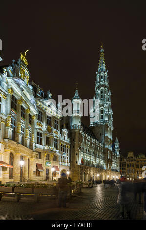 Grand Place o Grote Markt piazza centrale, scena notturna, Bruxelles, Belgio Foto Stock