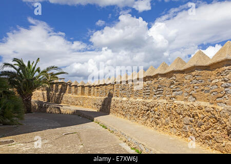 Mura di cinta del castello, Arta, Maiorca, isole Baleari, Spagna Foto Stock