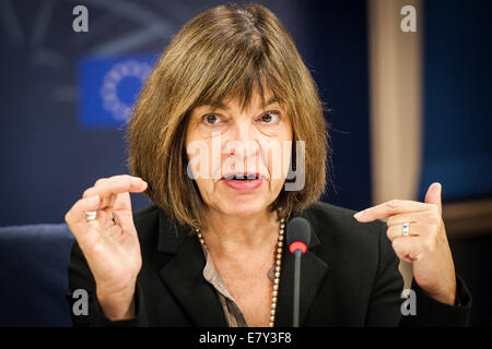 Bruxelles, BXL, Belgio. 26 Sep, 2014. Membro tedesco del parlamento europeo ( MEP ), Rebecca Harms, che ha volato ieri a Mosca per osservare la prova oggi stesso per accuse di spionaggio del pilota ucraino Nadiya Savchenko - ieri è stato negato l'ingresso in Russia, nonostante i titolari di un passaporto diplomatico. Dopo tre ore di attesa in aeroporto di Mosca aveva detto che lei era un ''indesiderabile'' persona in Russia e che la sua voce sarebbe un ''atto criminale''. Credito: ZUMA Press, Inc./Alamy Live News Foto Stock