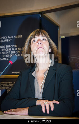 Bruxelles, BXL, Belgio. 26 Sep, 2014. Membro tedesco del parlamento europeo ( MEP ), Rebecca Harms, che ha volato ieri a Mosca per osservare la prova oggi stesso per accuse di spionaggio del pilota ucraino Nadiya Savchenko - ieri è stato negato l'ingresso in Russia, nonostante i titolari di un passaporto diplomatico. Dopo tre ore di attesa in aeroporto di Mosca aveva detto che lei era un ''indesiderabile'' persona in Russia e che la sua voce sarebbe un ''atto criminale''. Credito: ZUMA Press, Inc./Alamy Live News Foto Stock