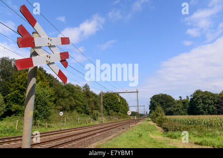 Segno da parte di un incrocio ferroviario in Olanda Foto Stock