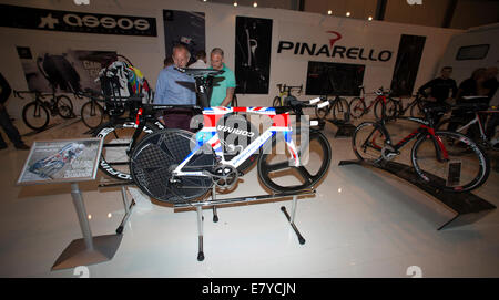 Sir Bradley Wiggins Pinarello Time trial bike. Foto Stock
