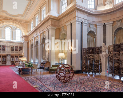 Woodstock, Oxfordshire, Regno Unito, venerdì 26 settembre 2014 Preview di Ai Weiwei presso il Palazzo di Blenheim, Blenheim Art Foundation la mostra inaugurale, apertura al pubblico il 1 ottobre 2014 Divina Proportione in lunghi Library © Nikreates/Alamy Foto Stock