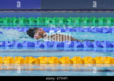 Ann Wacuka del Kenya nel nuoto nella womens para-sport 100 metri stile libero S8 al 2014 giochi del Commonwealth, Glasgow. Foto Stock