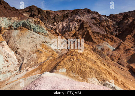 Rocce colorate noto come l'artista della tavolozza, Death Valley, California. Foto Stock