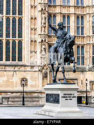 Statua di Londra di Richard coeur de Lion su Santa Margherita ST Foto Stock