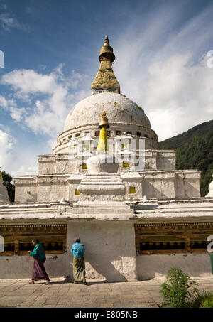 Il Bhutan orientale, Trashi Yangtse, Chorten Kora, modellato su Bodhnath stupa in Nepal Foto Stock