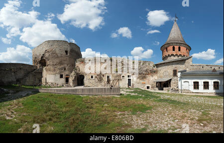 Bailey del castello Kamyanets-Podilsky Foto Stock