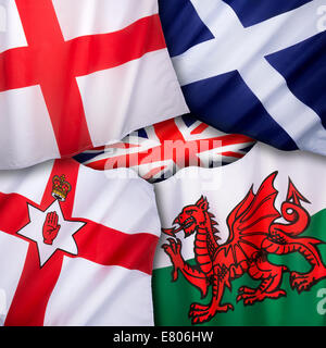 Le bandiere del Regno Unito di Gran Bretagna - Inghilterra, Scozia, Galles e Irlanda del Nord. Foto Stock