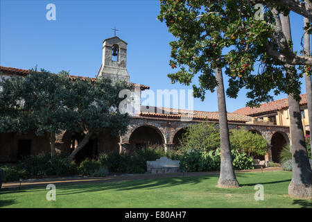 Cortile Centrale, la Missione di San Juan Capistrano, la città di San Juan Capistrano, Orange County, California Foto Stock