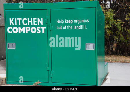 Cucina compost raccoglitori in Jasper, Alberta Canada. Foto Stock