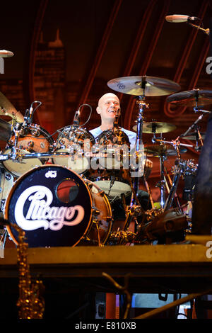 Portsmouth, Virginia, Stati Uniti d'America. 26 Sep, 2014. I vincitori di Grammy CHICAGO prendere la folla tornando indietro nel tempo con i loro numerosi successi presso il Padiglione nTelos a Portsmouth, Virginia. Credito: Jeff Moore/ZUMA filo/Alamy Live News Foto Stock