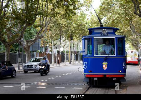 La Tramvia Blau (tram blu) arrampicata funicolare per il Tibidabo Foto Stock