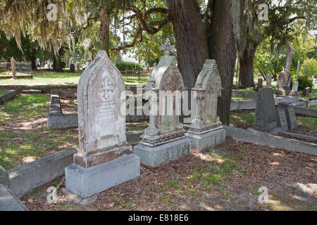 Famiglia cimitero nel cimitero di Magnolia, Charleston, Carolina del Sud. Foto Stock